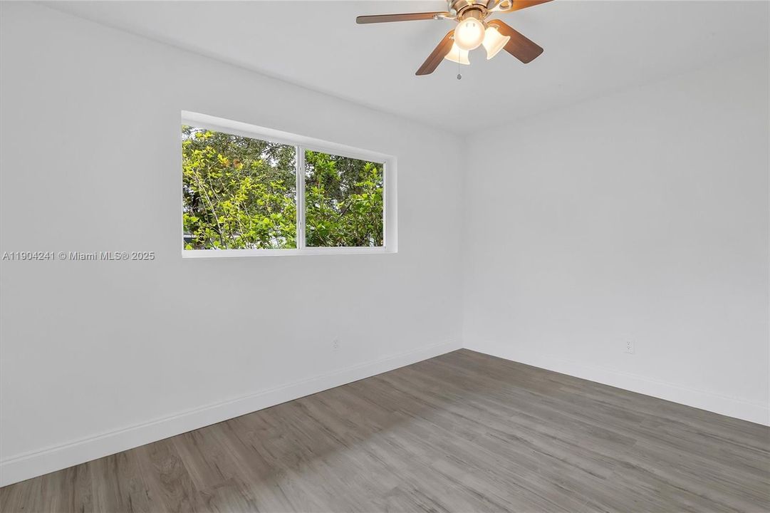 Active With Contract: $519,500 (3 beds, 2 baths, 1275 Square Feet)