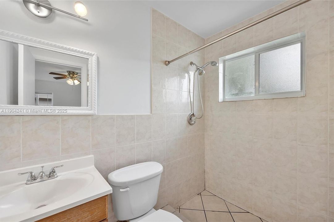 Active With Contract: $519,500 (3 beds, 2 baths, 1275 Square Feet)