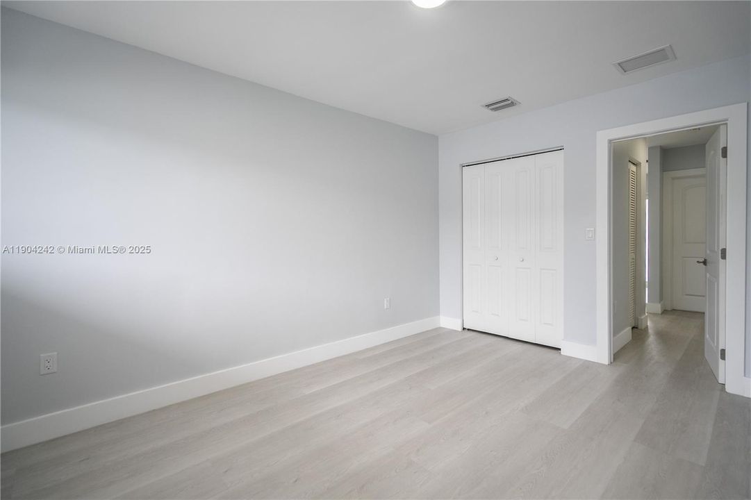 For Rent: $1,975 (1 beds, 1 baths, 610 Square Feet)