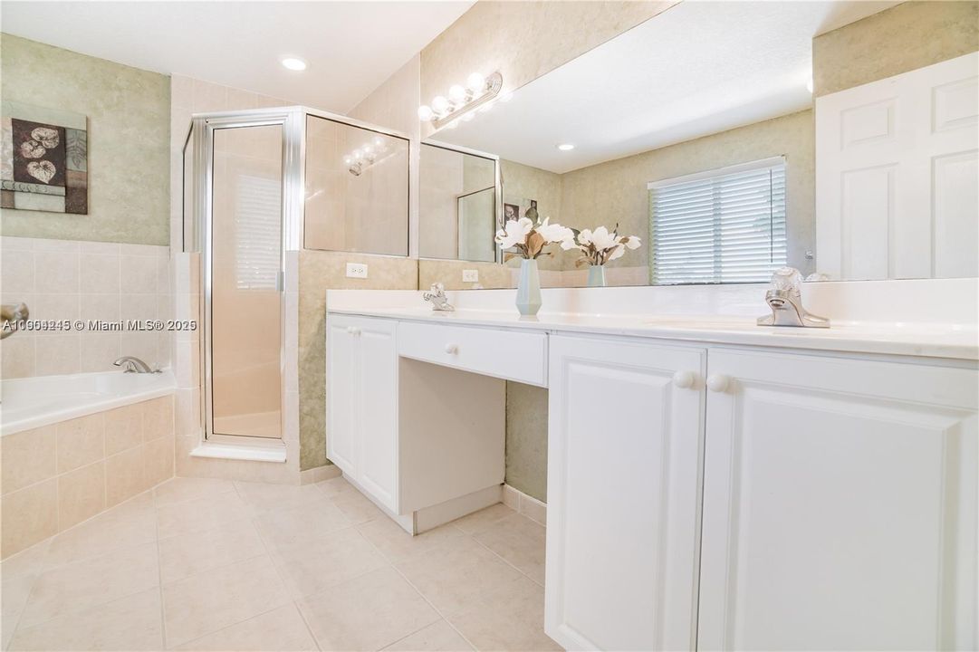 出租: $3,100 (3 贝兹, 2 浴室, 1801 平方英尺)