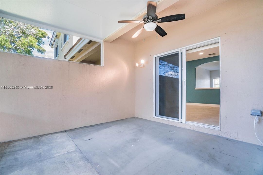 出租: $3,100 (3 贝兹, 2 浴室, 1801 平方英尺)