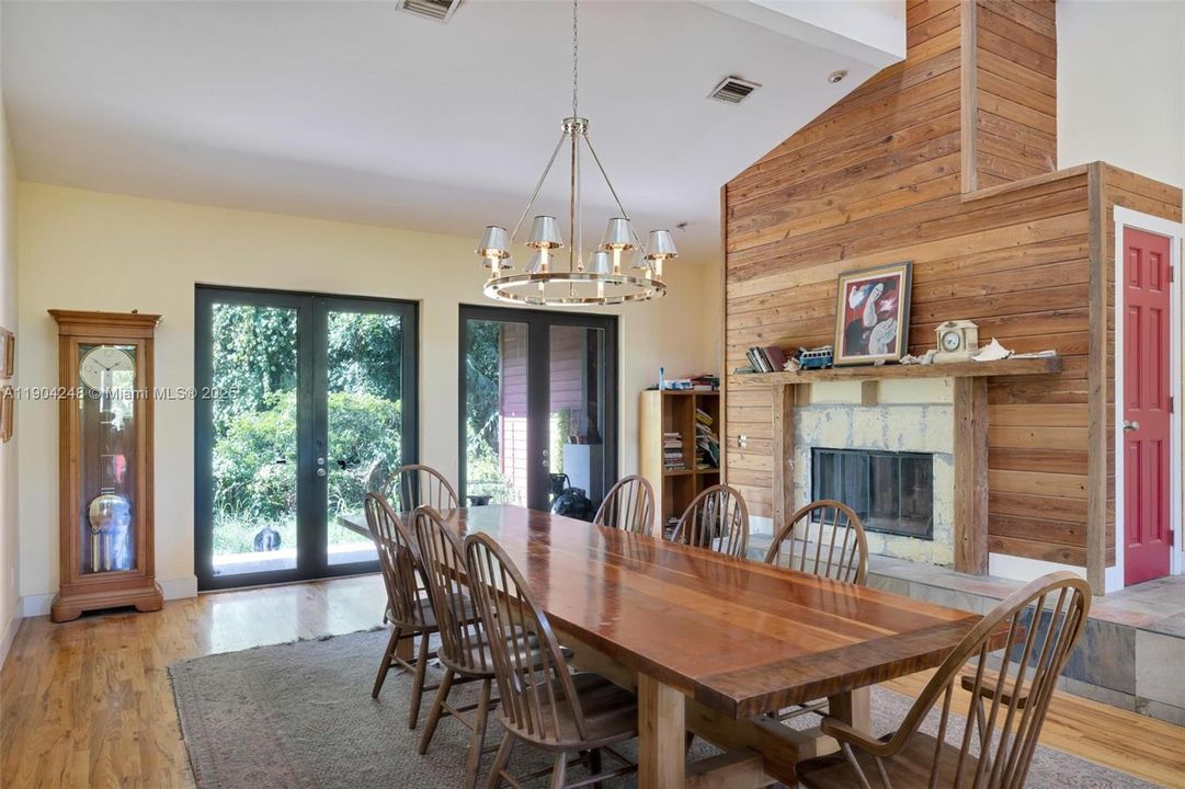 En Venta: $1,350,000 (4 camas, 2 baños, 3625 Pies cuadrados)