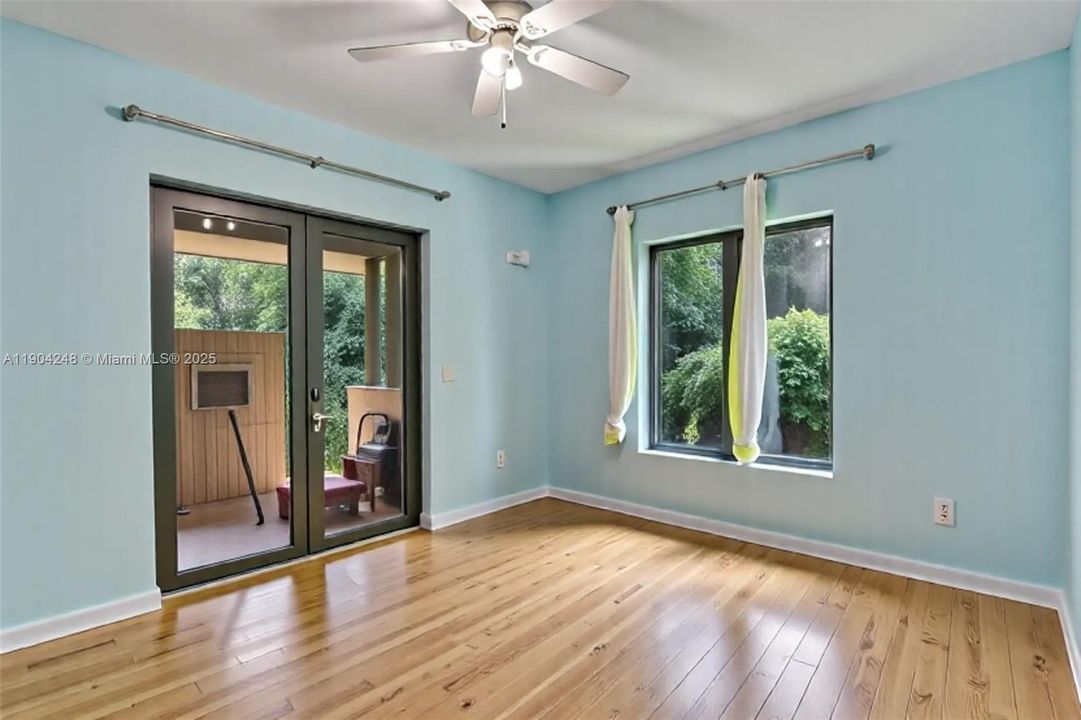 En Venta: $1,350,000 (4 camas, 2 baños, 3625 Pies cuadrados)