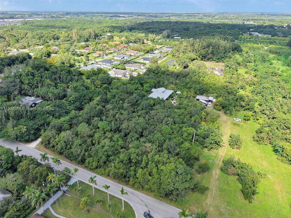 En Venta: $1,350,000 (4 camas, 2 baños, 3625 Pies cuadrados)