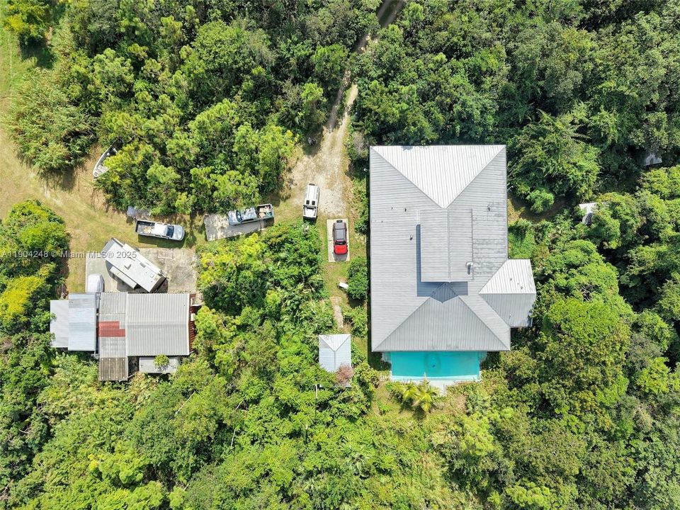 En Venta: $1,350,000 (4 camas, 2 baños, 3625 Pies cuadrados)