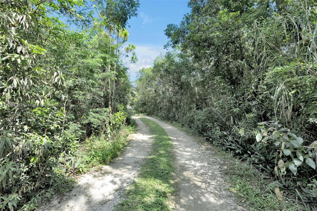 En Venta: $1,350,000 (4 camas, 2 baños, 3625 Pies cuadrados)