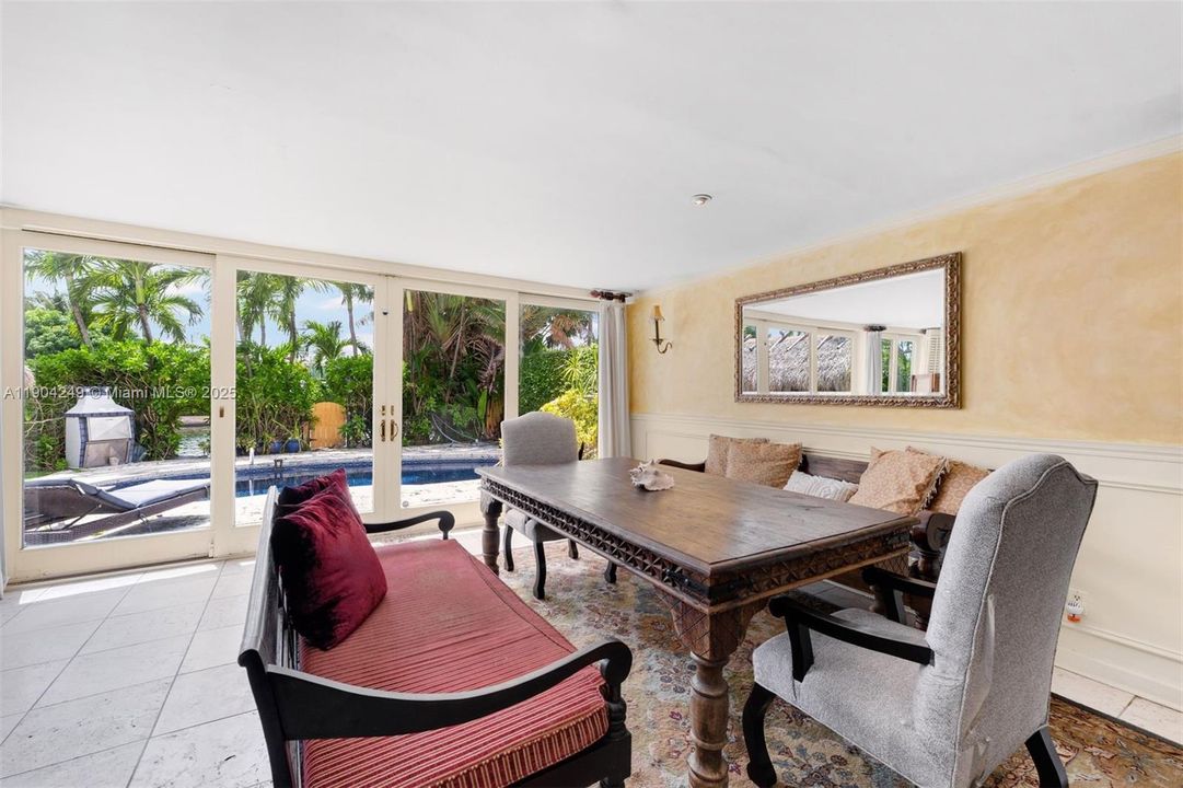 For Rent: $17,500 (3 beds, 2 baths, 2680 Square Feet)