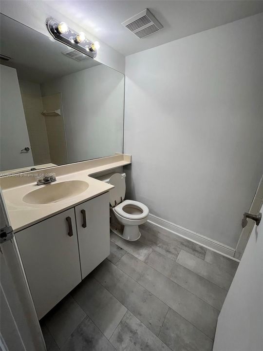 For Rent: $1,590 (1 beds, 1 baths, 615 Square Feet)