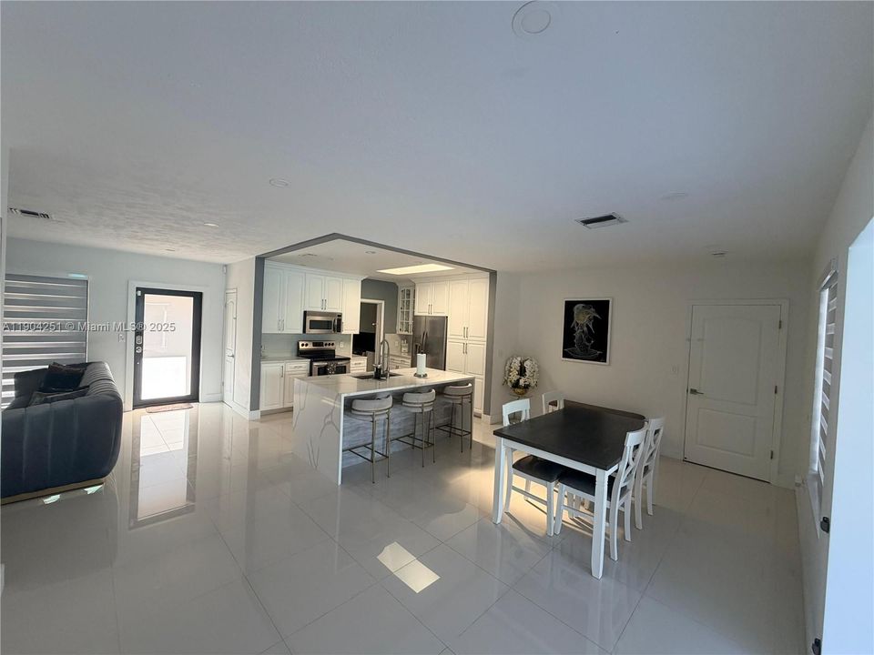 For Rent: $4,800 (4 beds, 2 baths, 2059 Square Feet)