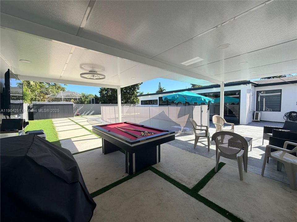 For Rent: $4,800 (4 beds, 2 baths, 2059 Square Feet)