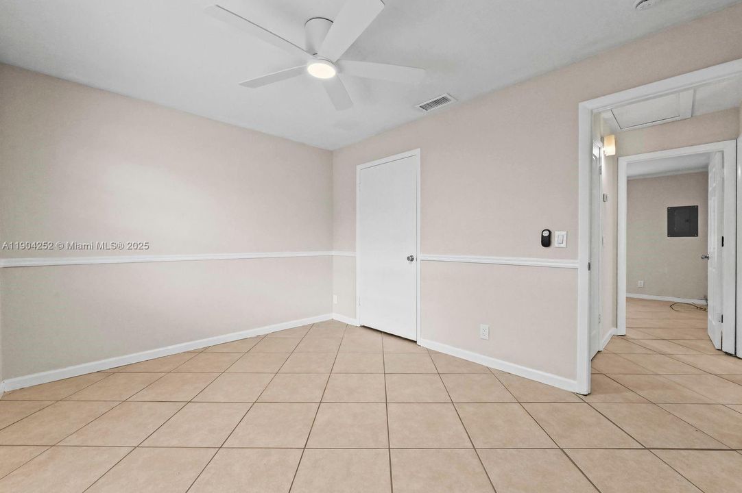 最近租的: $1,945 (2 贝兹, 1 浴室, 840 平方英尺)