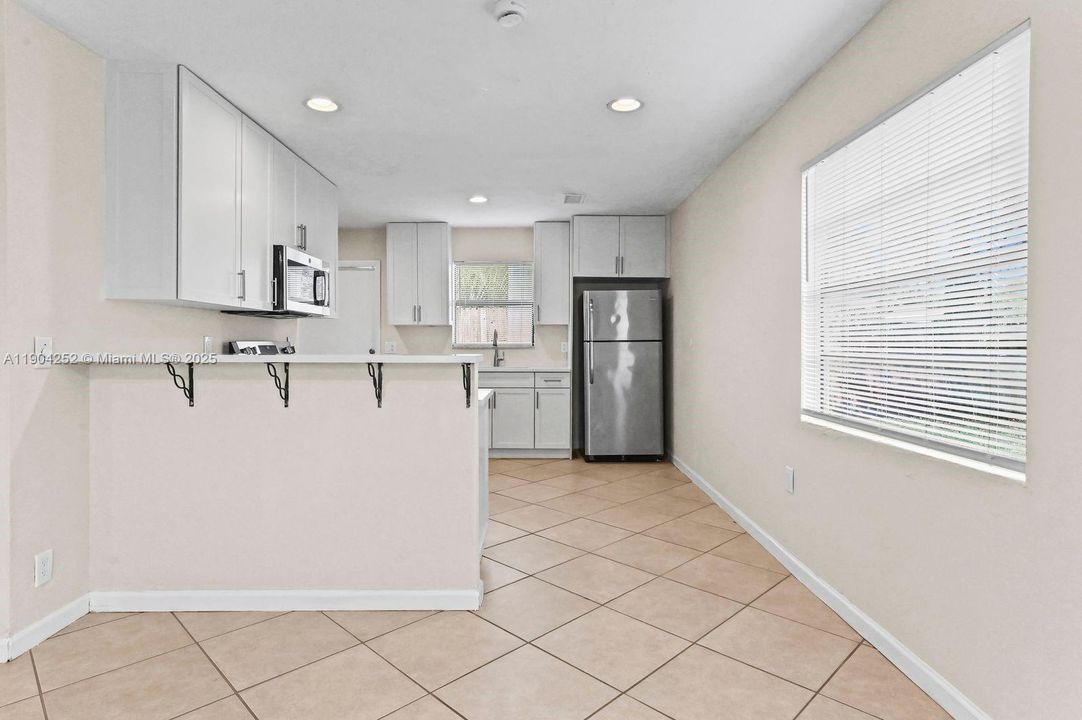 最近租的: $1,945 (2 贝兹, 1 浴室, 840 平方英尺)