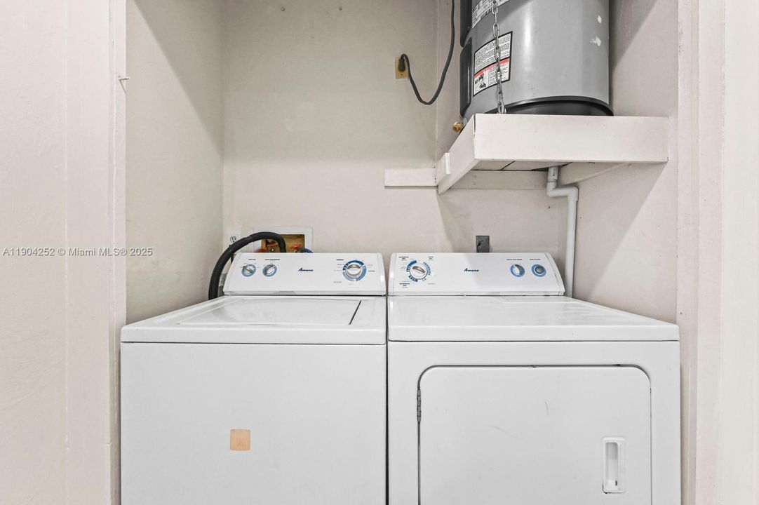 最近租的: $1,945 (2 贝兹, 1 浴室, 840 平方英尺)