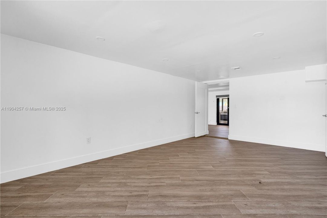 For Sale: $610,000 (4 beds, 3 baths, 1687 Square Feet)