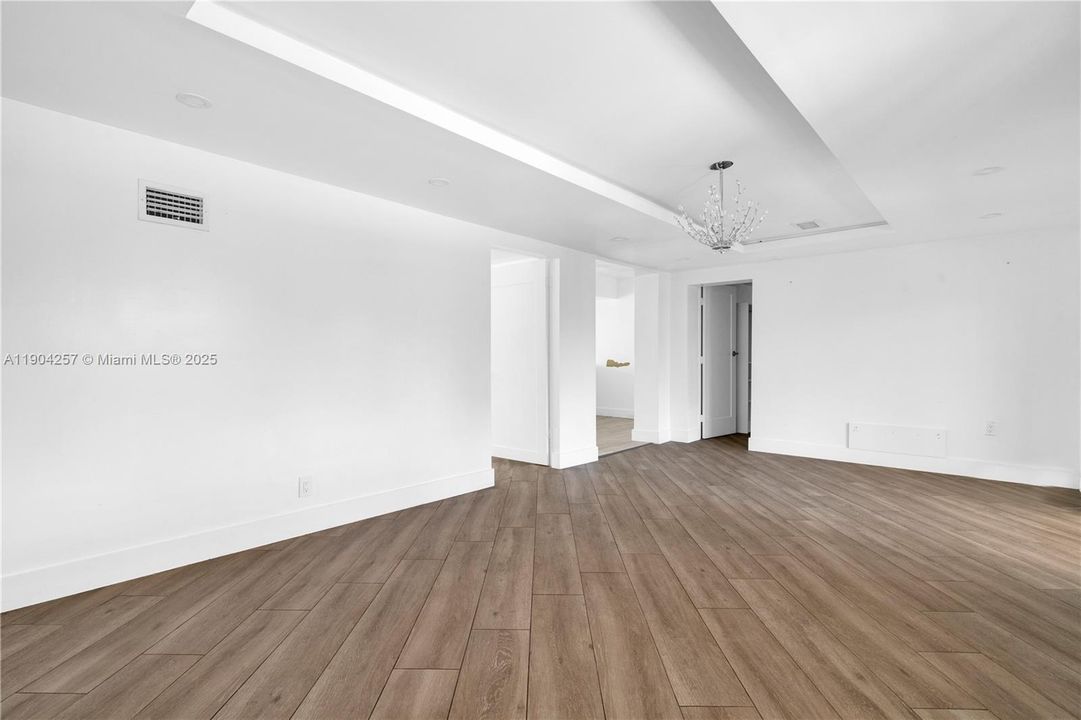 For Sale: $610,000 (4 beds, 3 baths, 1687 Square Feet)