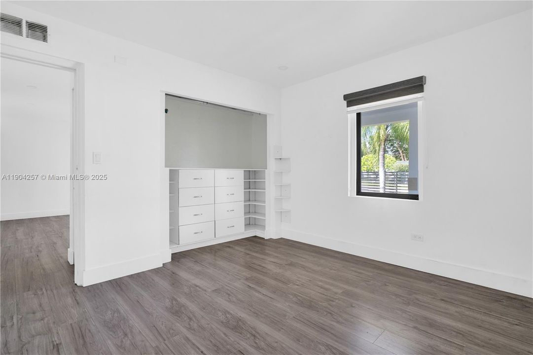 For Sale: $610,000 (4 beds, 3 baths, 1687 Square Feet)