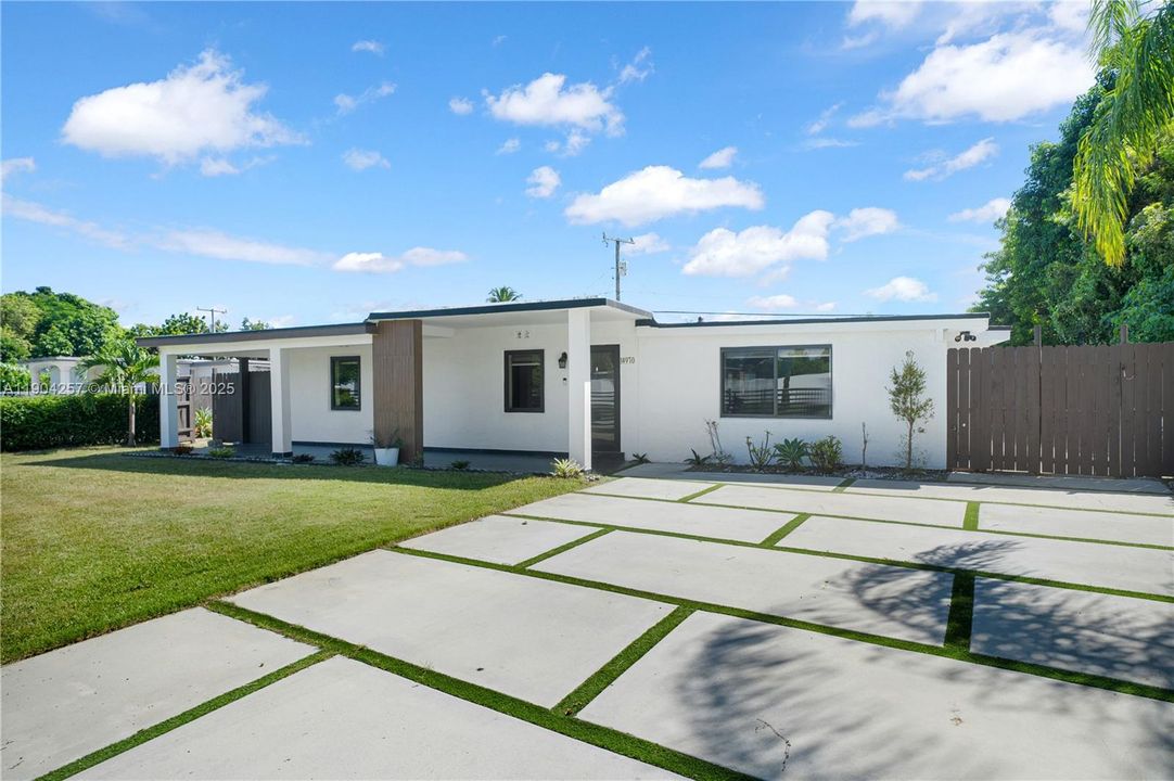 For Sale: $610,000 (4 beds, 3 baths, 1687 Square Feet)