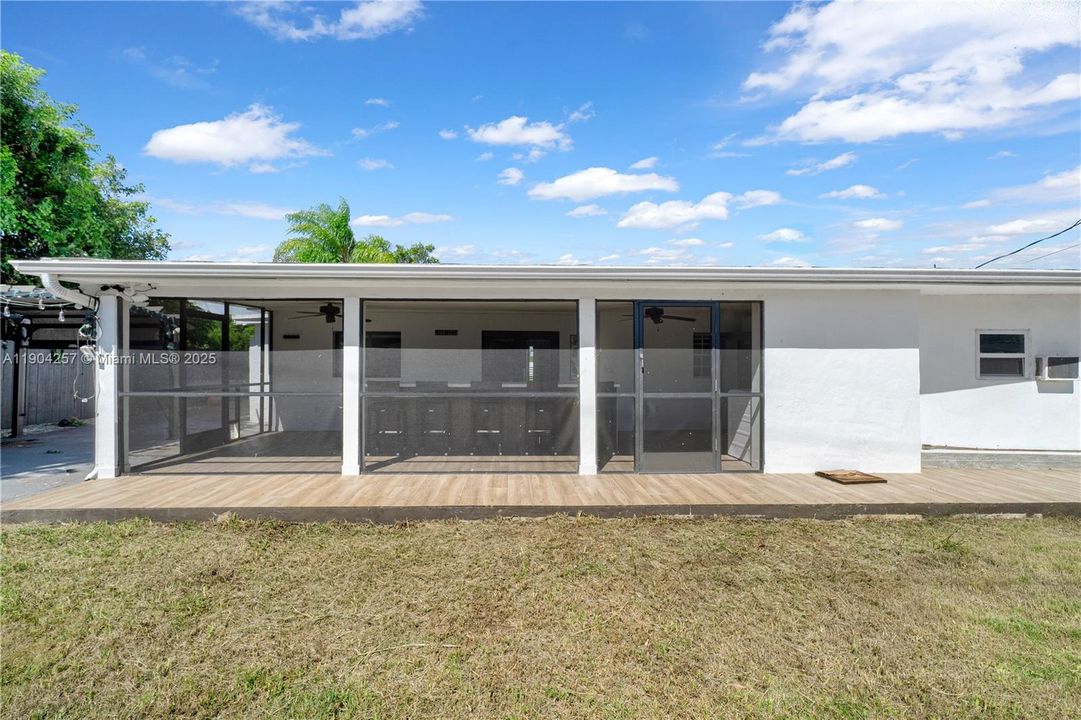 For Sale: $610,000 (4 beds, 3 baths, 1687 Square Feet)