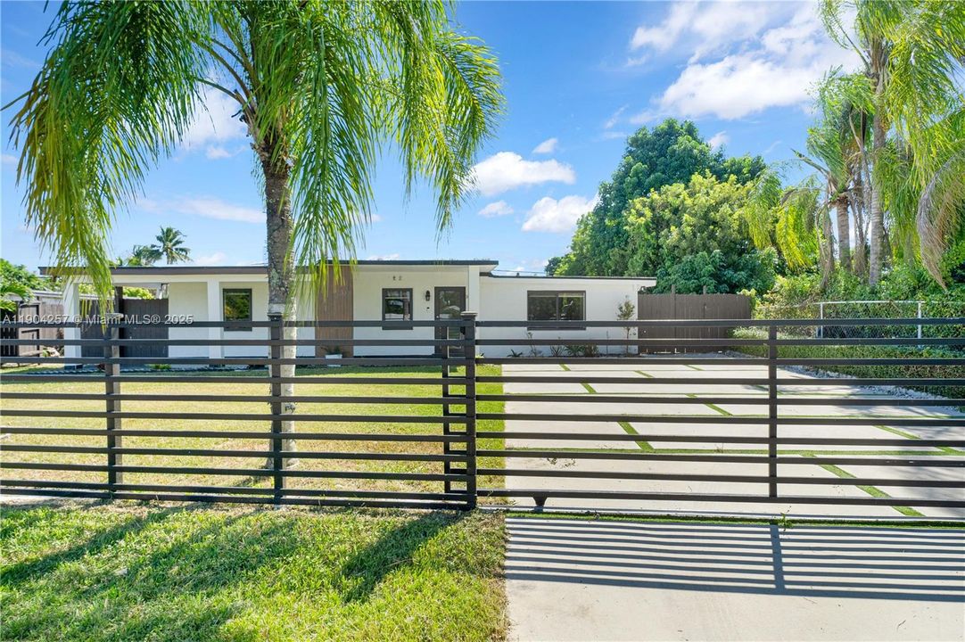 For Sale: $610,000 (4 beds, 3 baths, 1687 Square Feet)