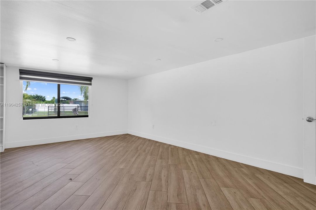 For Sale: $610,000 (4 beds, 3 baths, 1687 Square Feet)