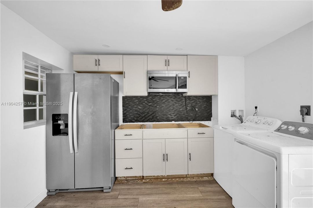 For Sale: $610,000 (4 beds, 3 baths, 1687 Square Feet)