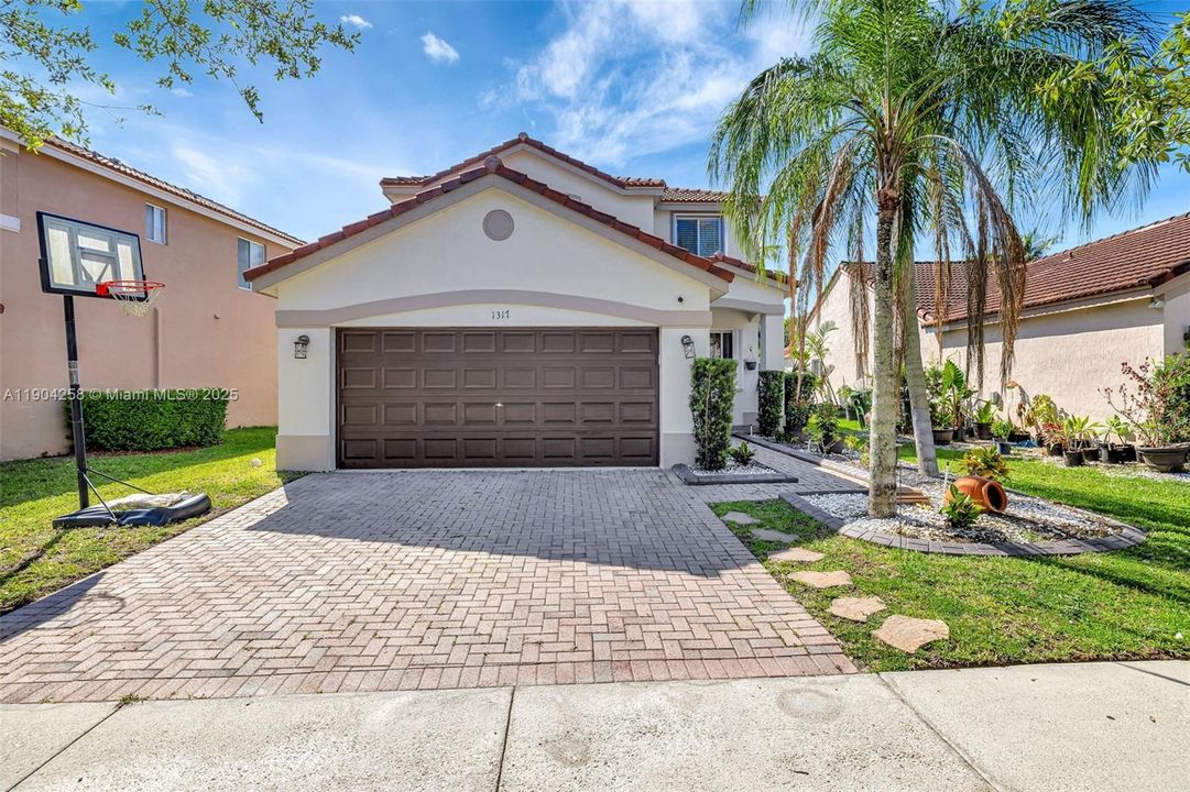 En Venta: $799,000 (3 camas, 2 baños, 1815 Pies cuadrados)