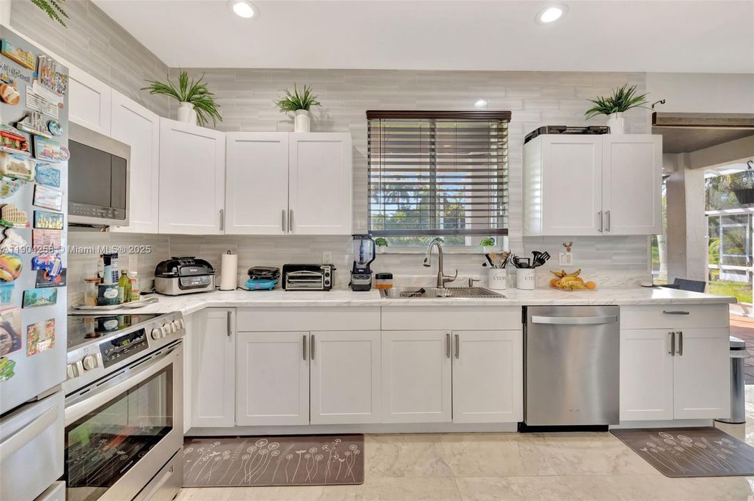 En Venta: $799,000 (3 camas, 2 baños, 1815 Pies cuadrados)