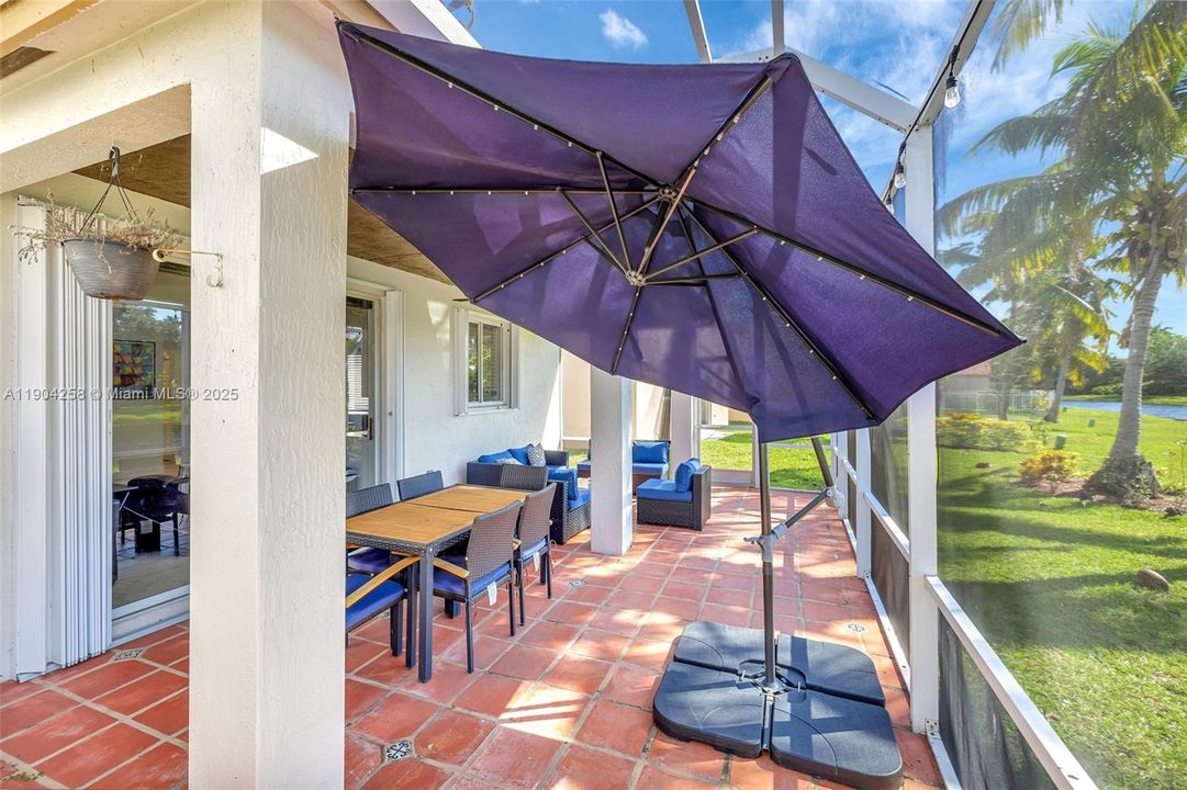 En Venta: $799,000 (3 camas, 2 baños, 1815 Pies cuadrados)