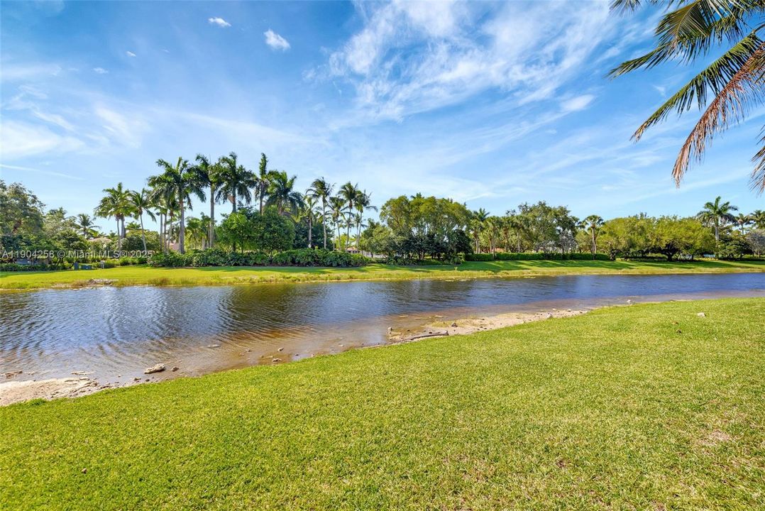 En Venta: $799,000 (3 camas, 2 baños, 1815 Pies cuadrados)