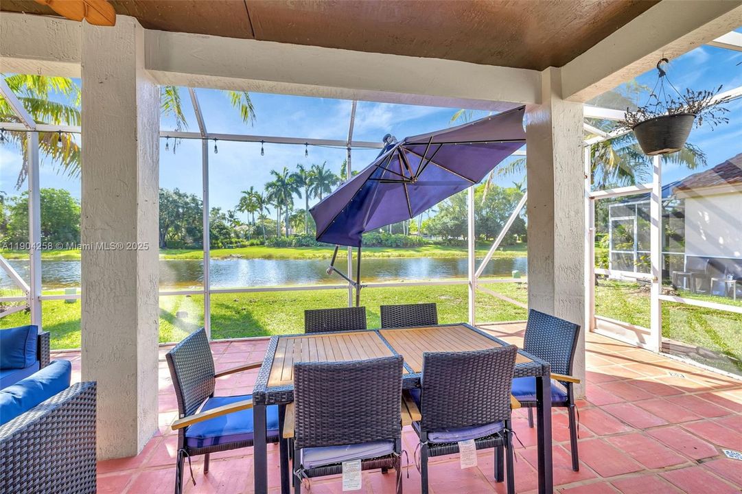 En Venta: $799,000 (3 camas, 2 baños, 1815 Pies cuadrados)