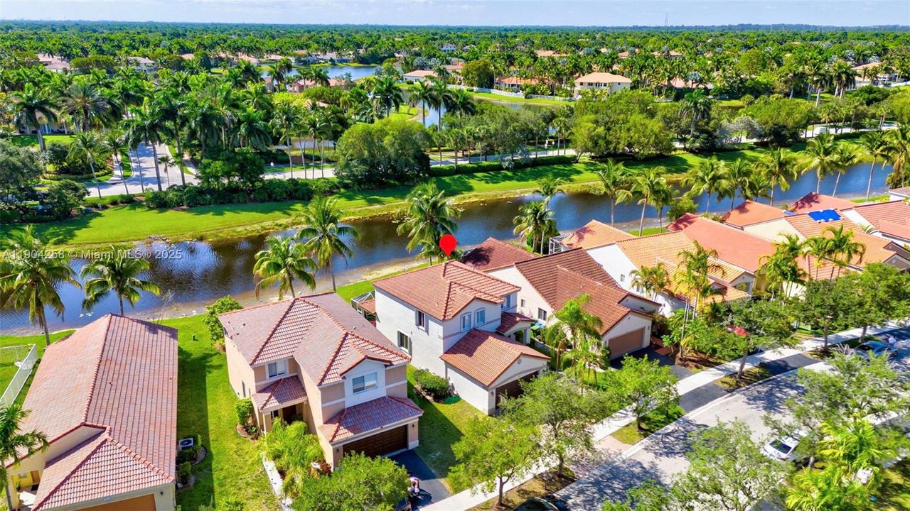 En Venta: $799,000 (3 camas, 2 baños, 1815 Pies cuadrados)