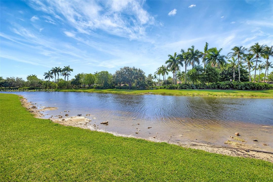 En Venta: $799,000 (3 camas, 2 baños, 1815 Pies cuadrados)