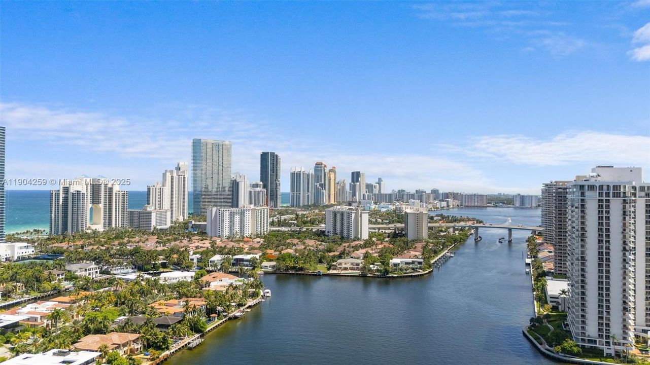 For Rent: $5,500 (2 beds, 2 baths, 1904 Square Feet)