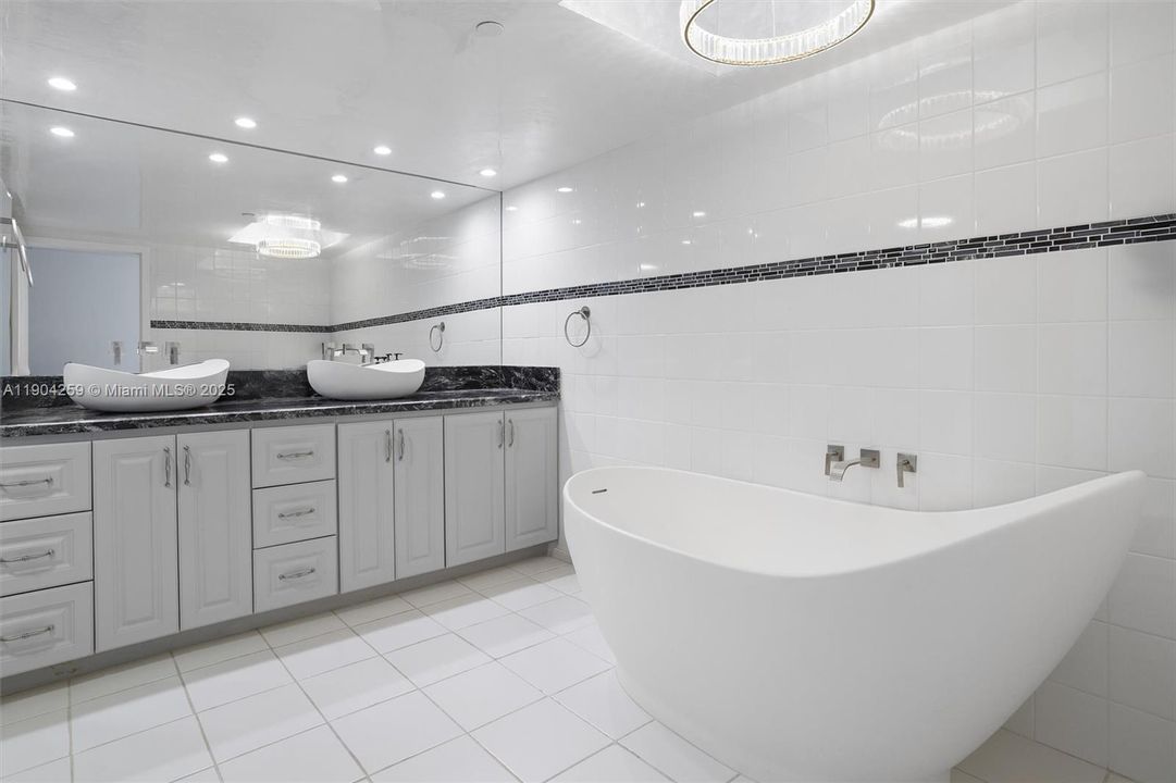 For Rent: $5,500 (2 beds, 2 baths, 1904 Square Feet)