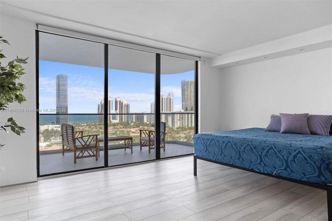 For Rent: $5,500 (2 beds, 2 baths, 1904 Square Feet)