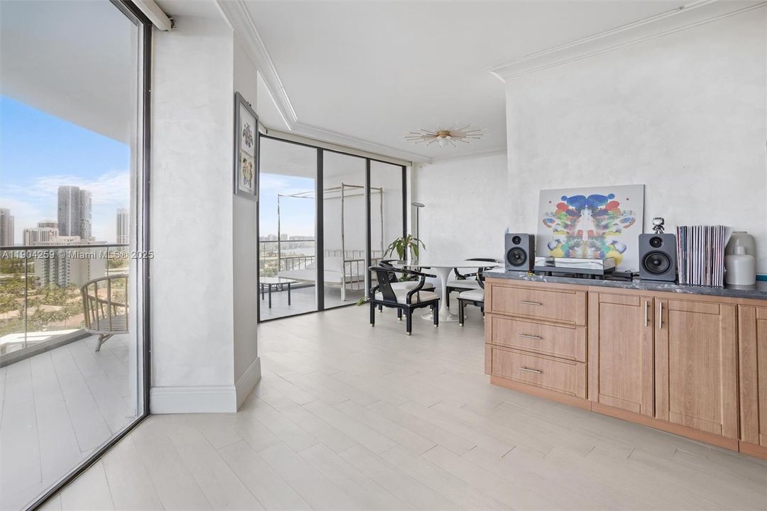 For Rent: $5,500 (2 beds, 2 baths, 1904 Square Feet)