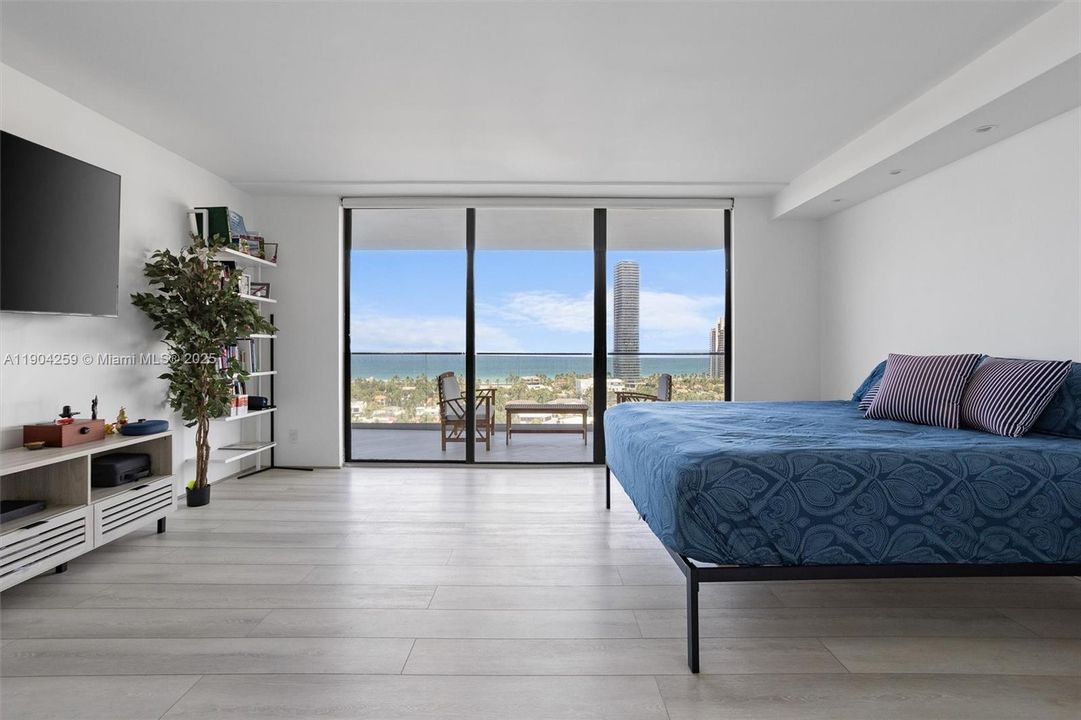 For Rent: $5,500 (2 beds, 2 baths, 1904 Square Feet)