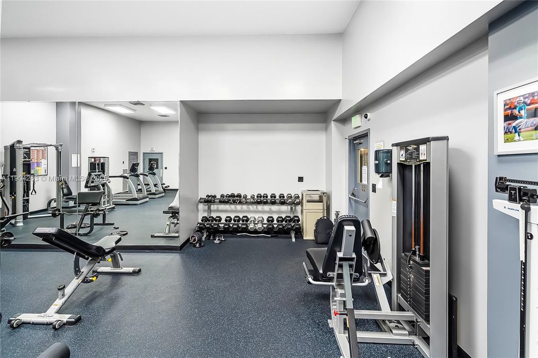 For Sale: $349,900 (2 beds, 2 baths, 1233 Square Feet)