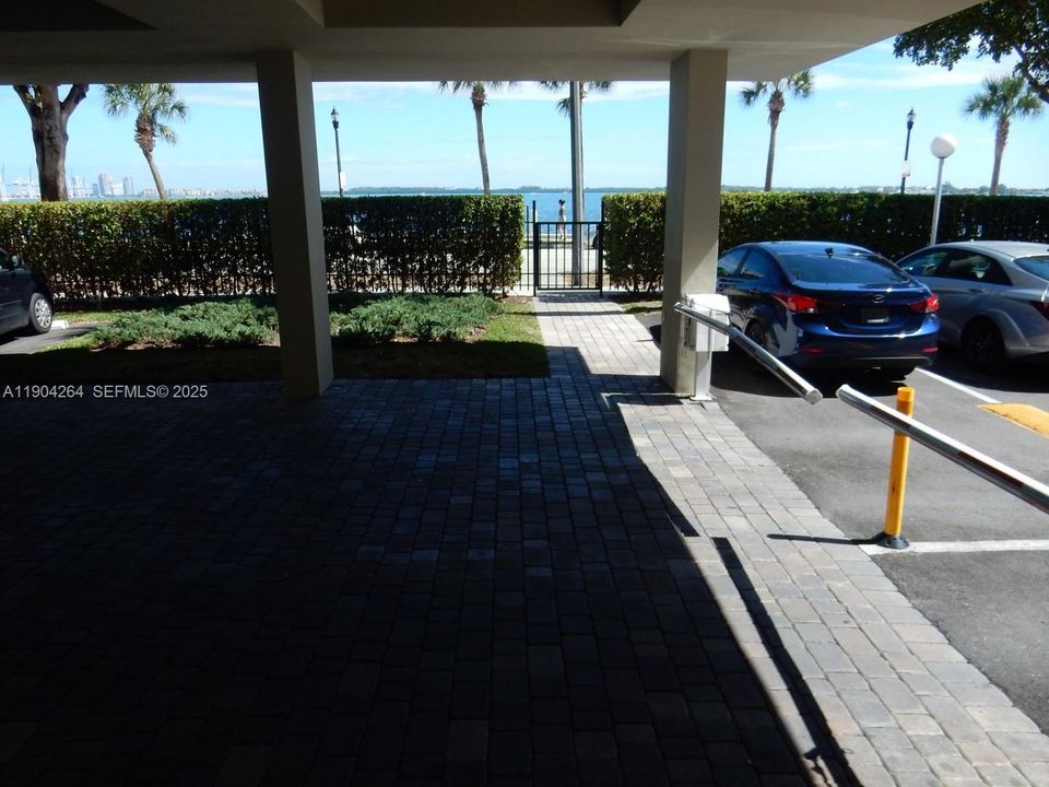 For Rent: $3,350 (2 beds, 2 baths, 1085 Square Feet)