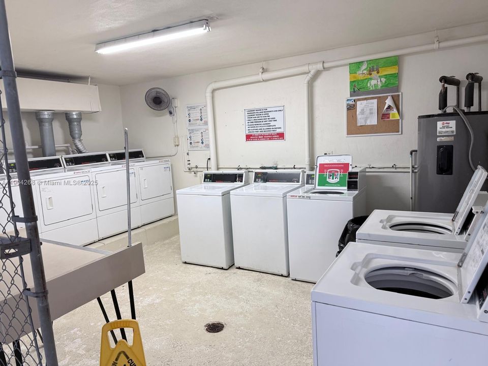 For Sale: $184,500 (2 beds, 2 baths, 1000 Square Feet)