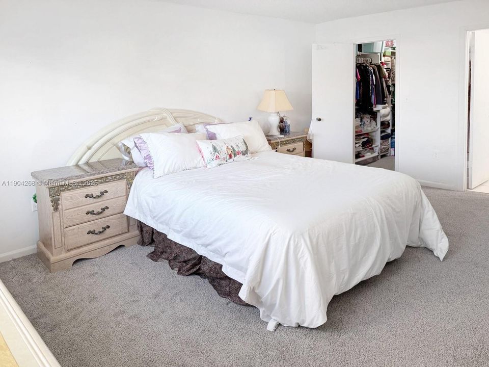 For Sale: $184,500 (2 beds, 2 baths, 1000 Square Feet)