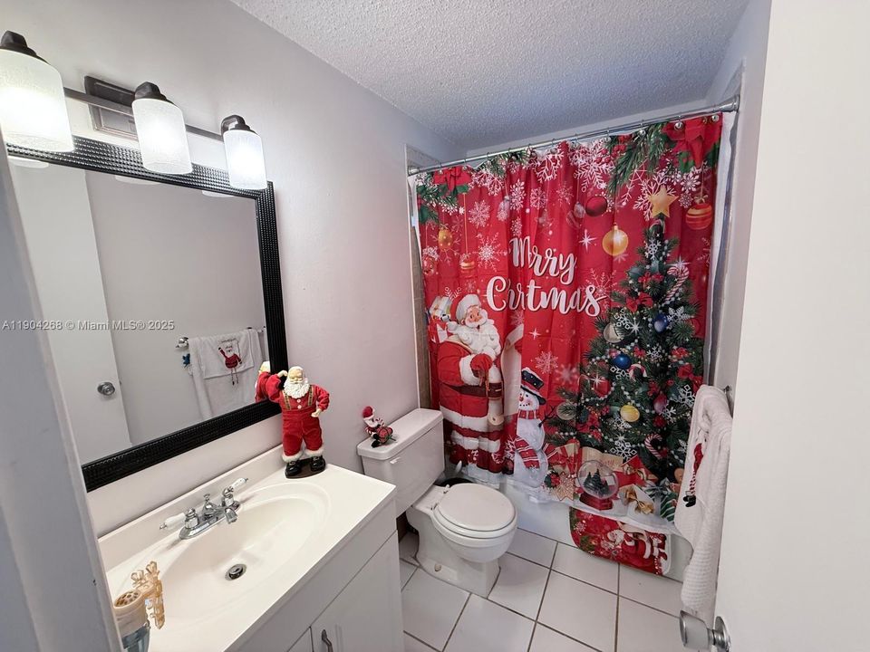 For Sale: $184,500 (2 beds, 2 baths, 1000 Square Feet)