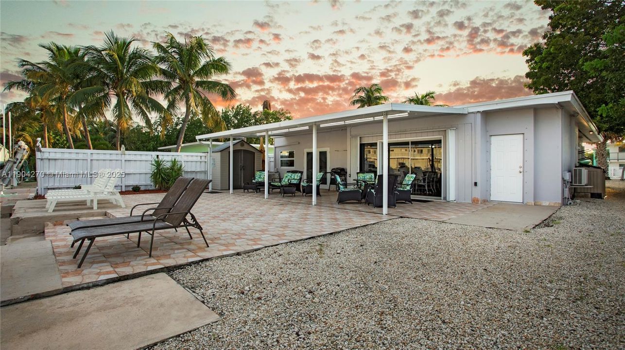 En Venta: $1,250,000 (3 camas, 3 baños, 1360 Pies cuadrados)