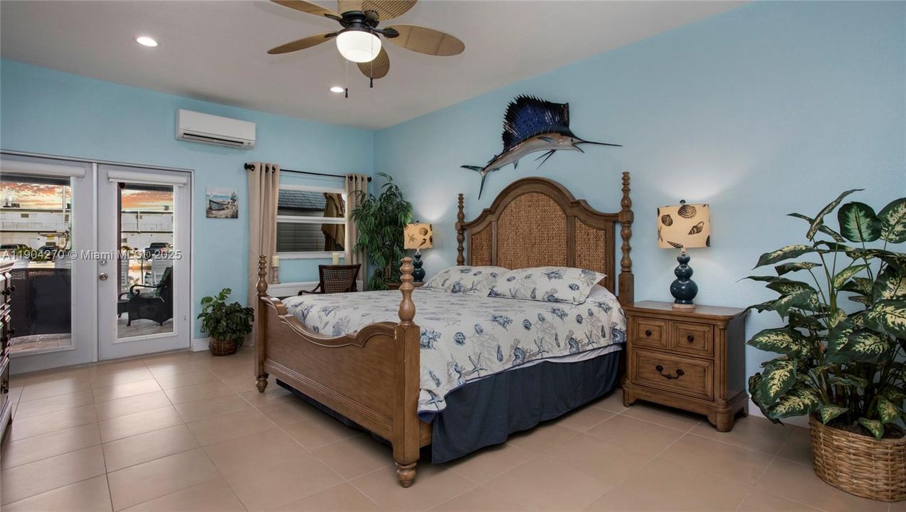 En Venta: $1,250,000 (3 camas, 3 baños, 1360 Pies cuadrados)