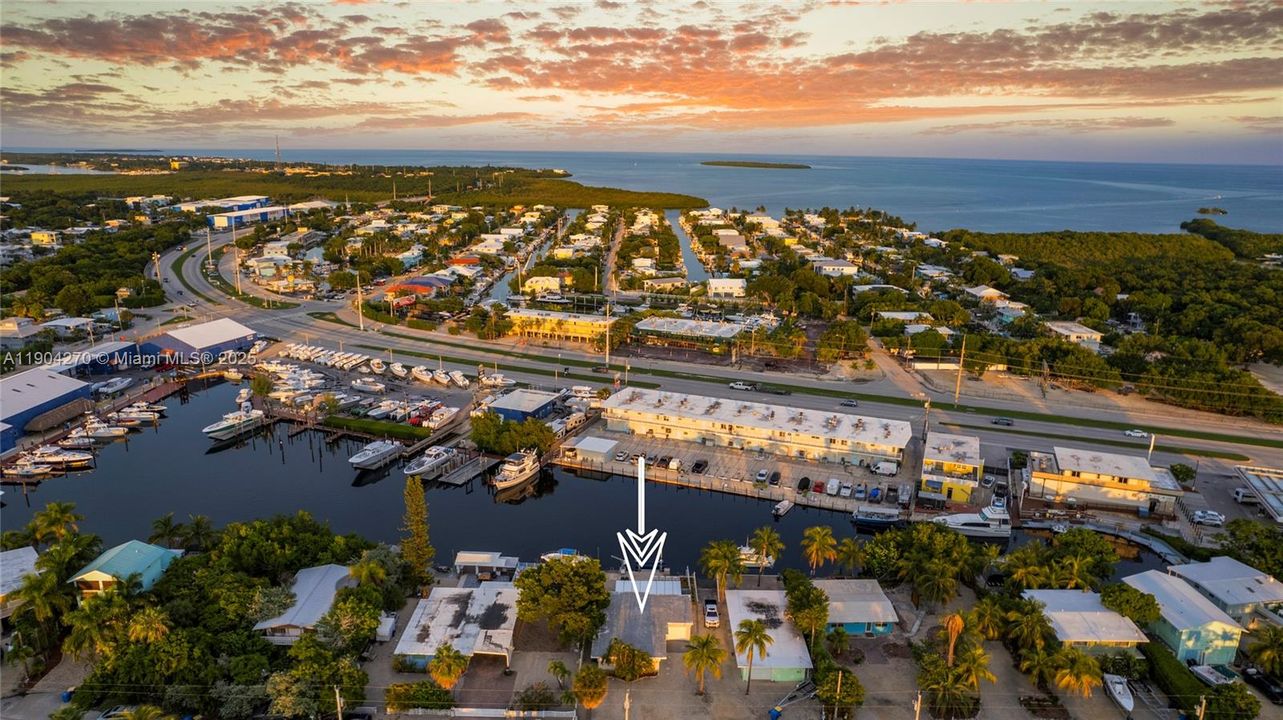 En Venta: $1,250,000 (3 camas, 3 baños, 1360 Pies cuadrados)