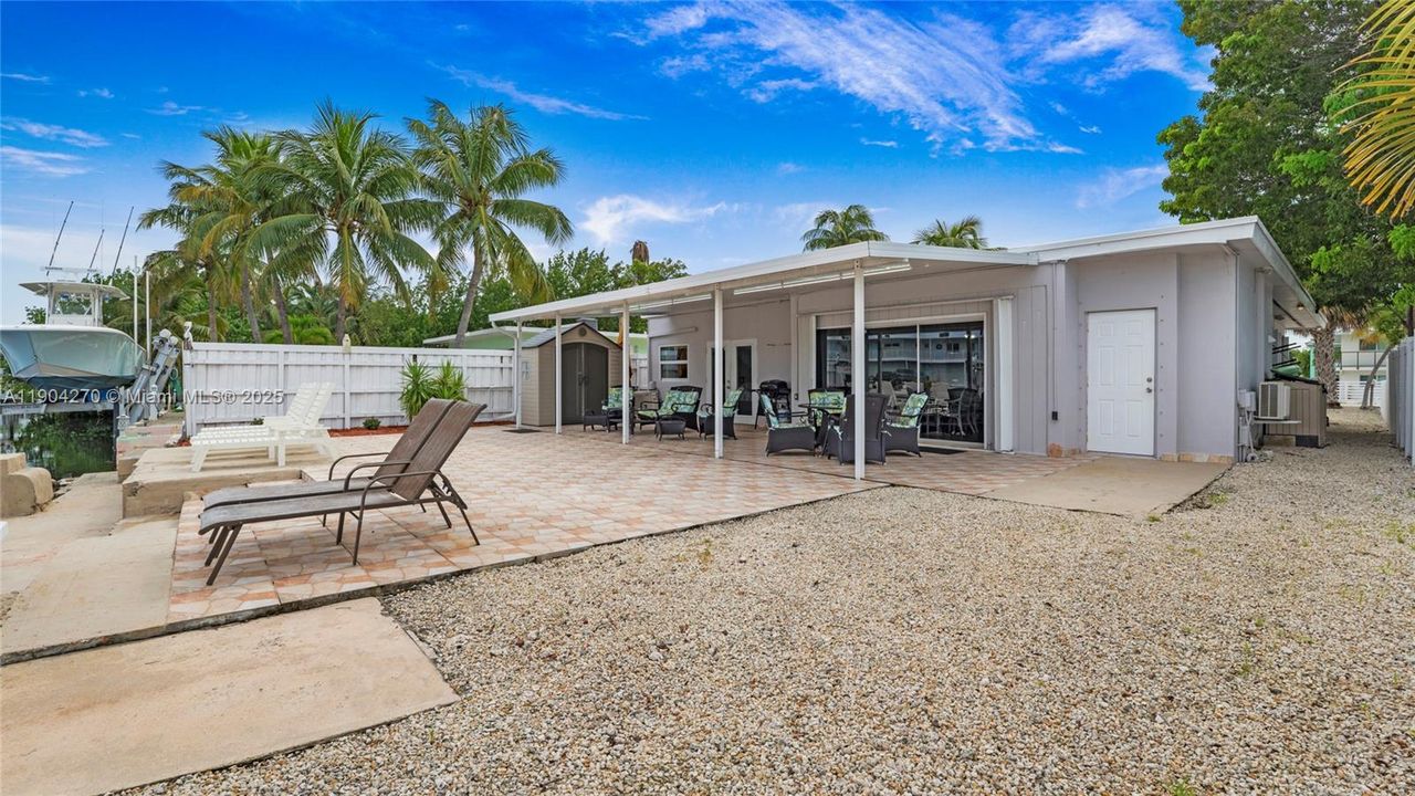 En Venta: $1,250,000 (3 camas, 3 baños, 1360 Pies cuadrados)