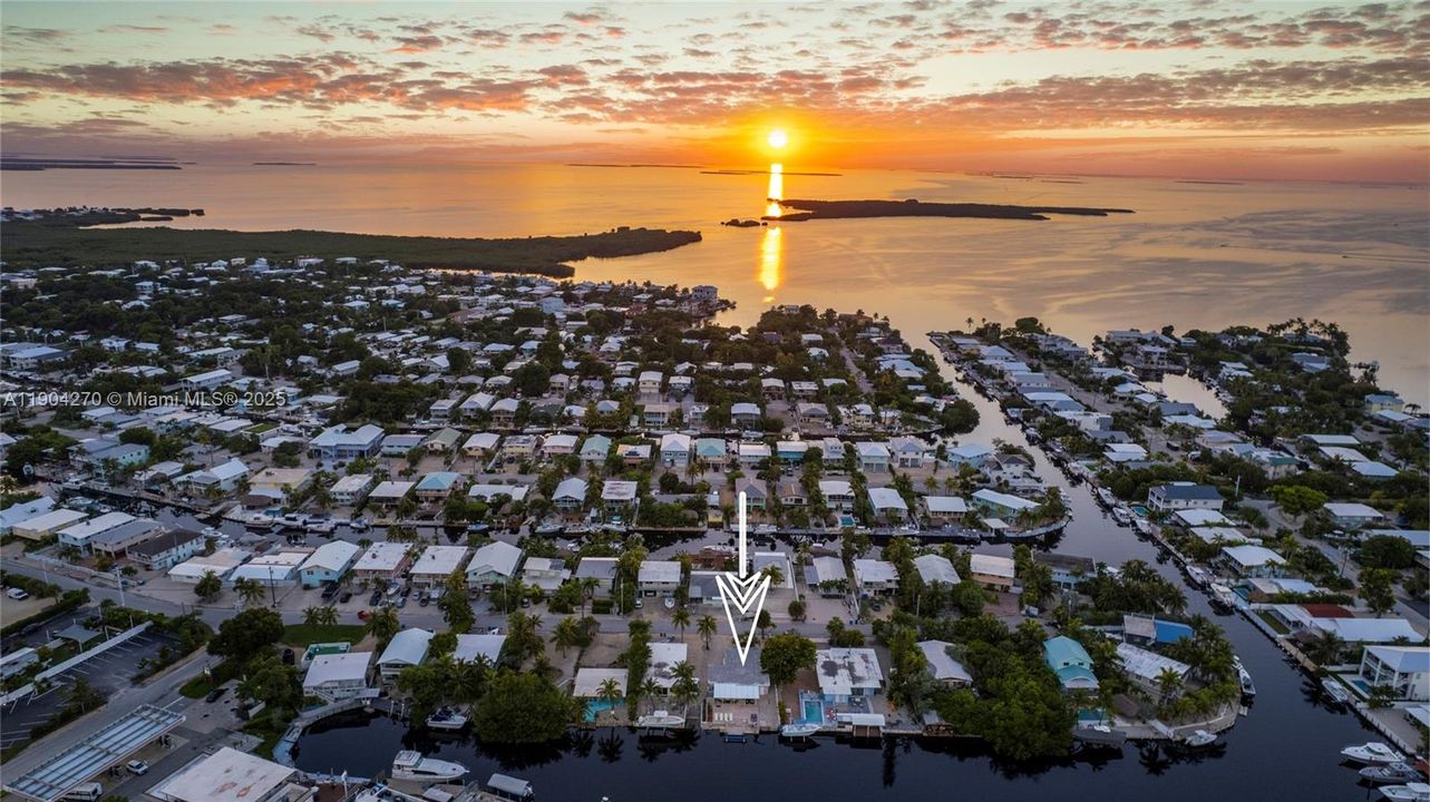 En Venta: $1,250,000 (3 camas, 3 baños, 1360 Pies cuadrados)