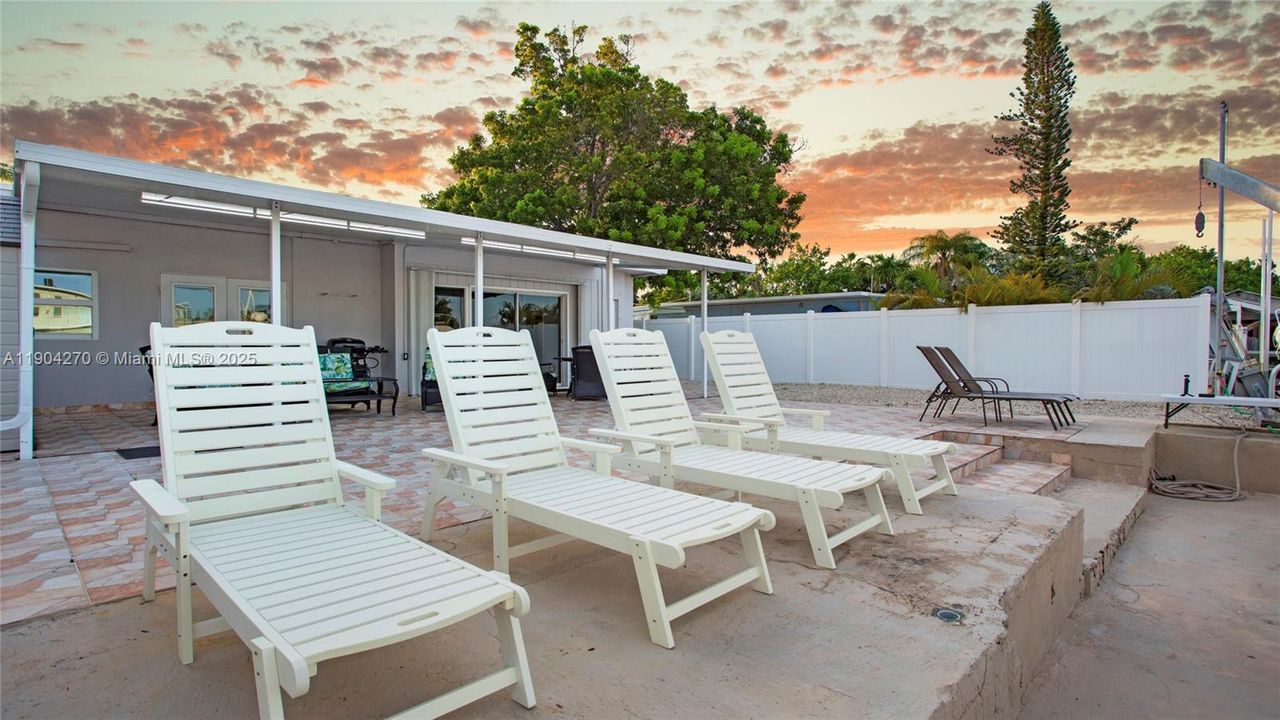 En Venta: $1,250,000 (3 camas, 3 baños, 1360 Pies cuadrados)