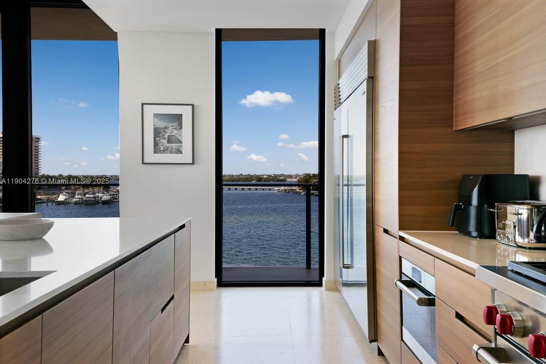 En Venta: $5,900,000 (4 camas, 5 baños, 2988 Pies cuadrados)