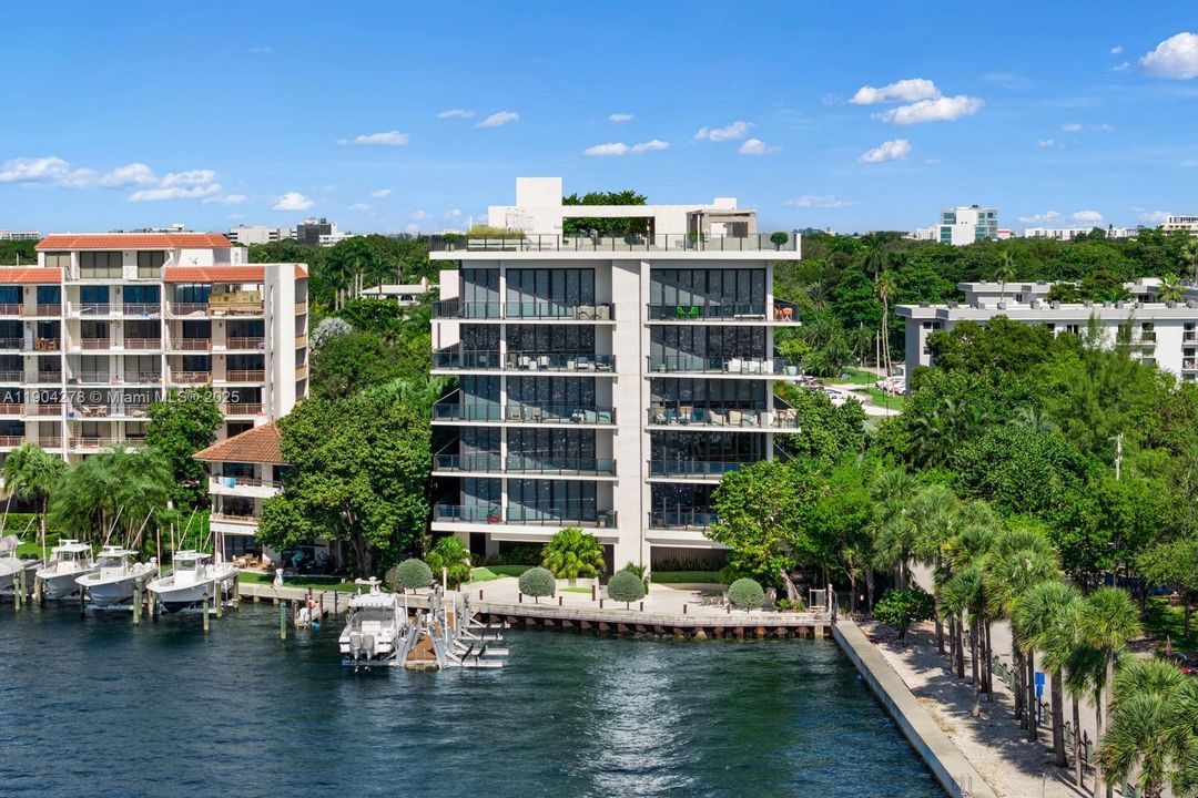 En Venta: $5,900,000 (4 camas, 5 baños, 2988 Pies cuadrados)